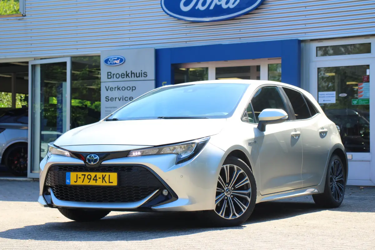 1.8 Hybrid Style | AFNEEMBARE TREKHAAK | CAMERA | PARK SENS V+A | LANE ASSIST | CRUISE | ALL SEASON | NAVI | CLIMA