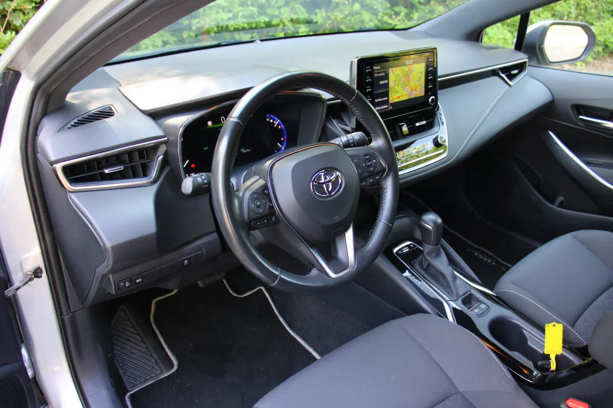 1.8 Hybrid Style | AFNEEMBARE TREKHAAK | CAMERA | PARK SENS V+A | LANE ASSIST | CRUISE | ALL SEASON | NAVI | CLIMA