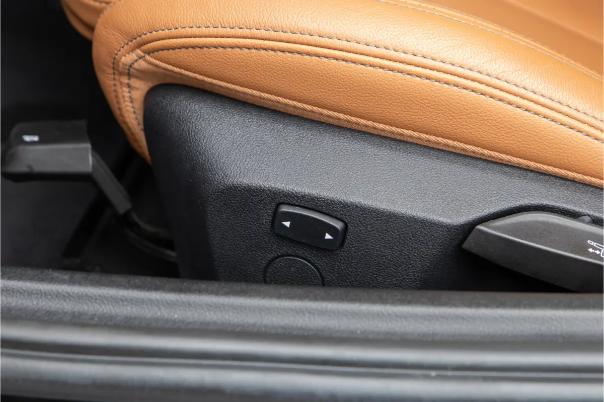 sDrive20i High Executive M-Sport, Facelift, M-Sportstoelen, Leder, Camera