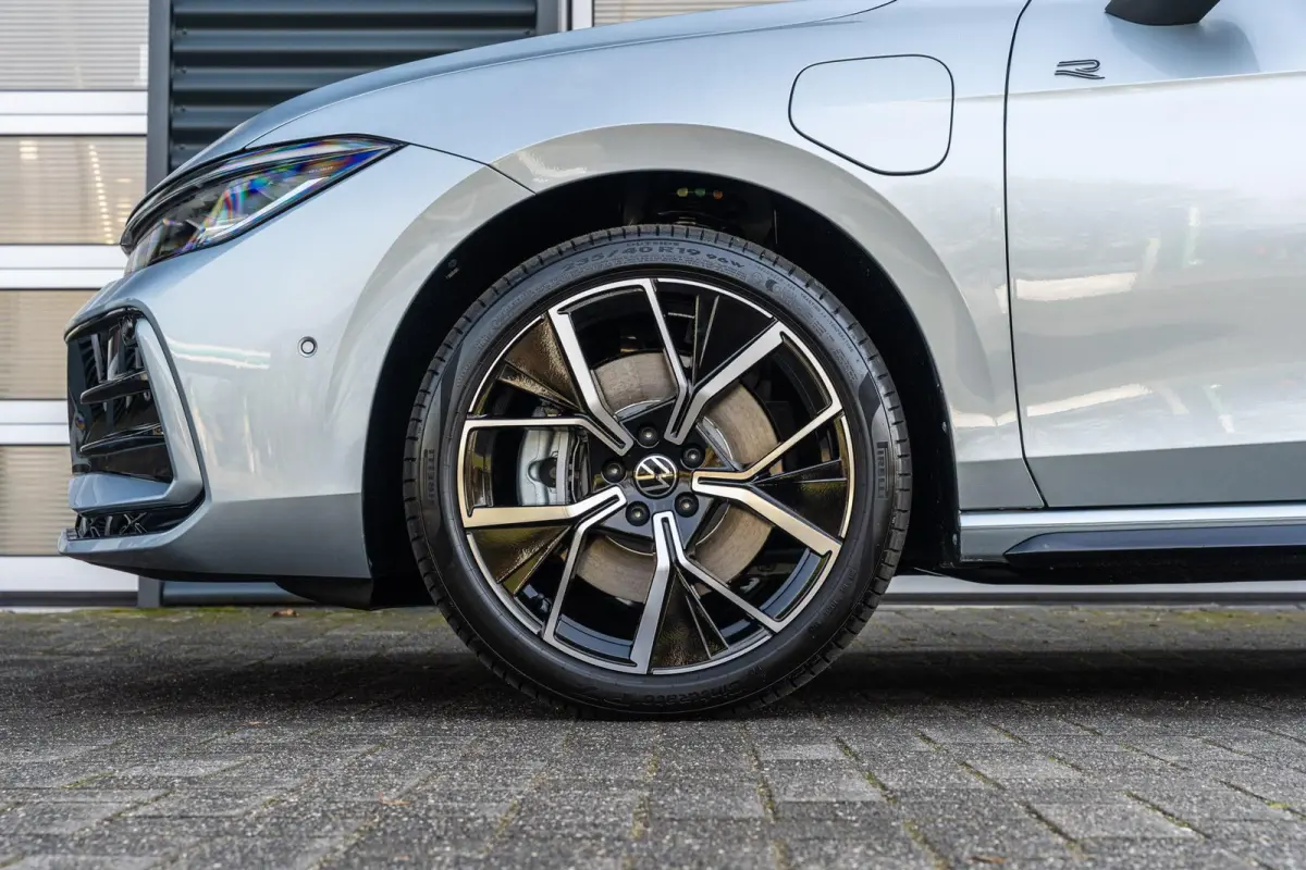 1.5 eHybrid 204pk R-Line Edition | Panoramadak | Trekhaak | Harman Kardon Audio