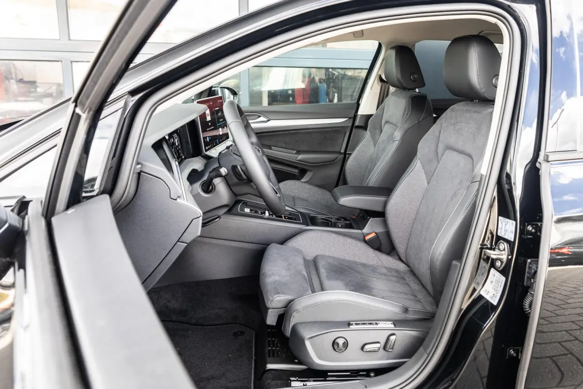 1.5 eTSI 115pk Life Edition | Comfort Pakket | 18" Velgen