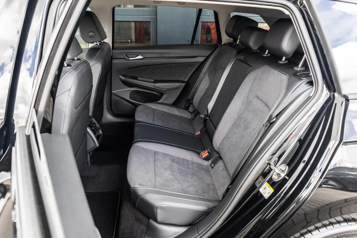 1.5 eTSI 115pk Life Edition | Comfort Pakket | 18" Velgen