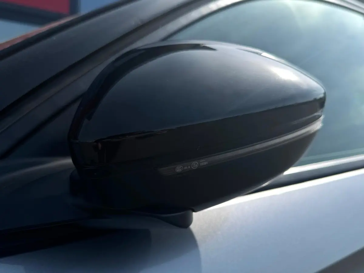 1.2 GS Line | Automaat | LED | 360 Camera | Parksens | Carplay | Leder | Two Tone |