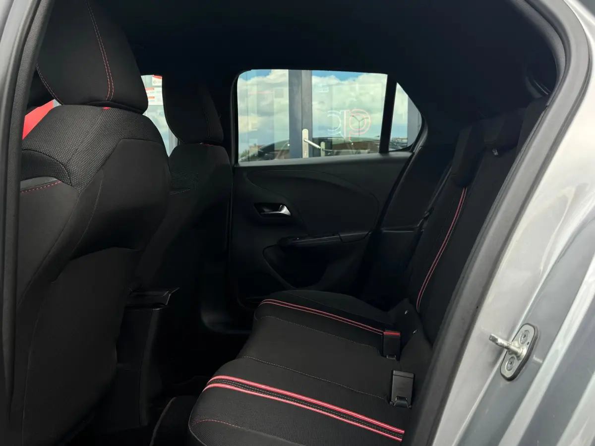 1.2 GS Line | Automaat | LED | 360 Camera | Parksens | Carplay | Leder | Two Tone |