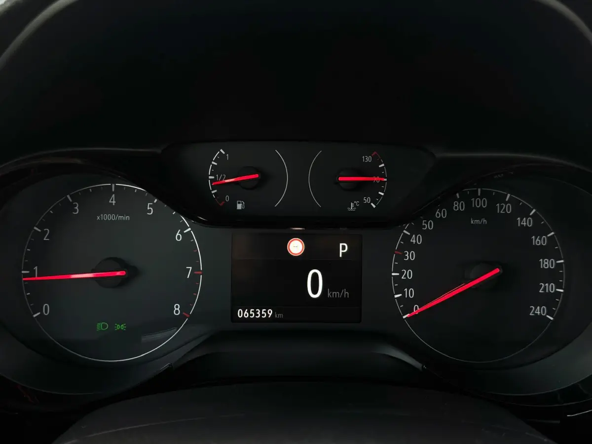 1.2 GS Line | Automaat | LED | 360 Camera | Parksens | Carplay | Leder | Two Tone |