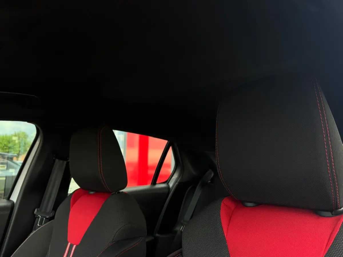 1.2 GS Line | Automaat | LED | 360 Camera | Parksens | Carplay | Leder | Two Tone |