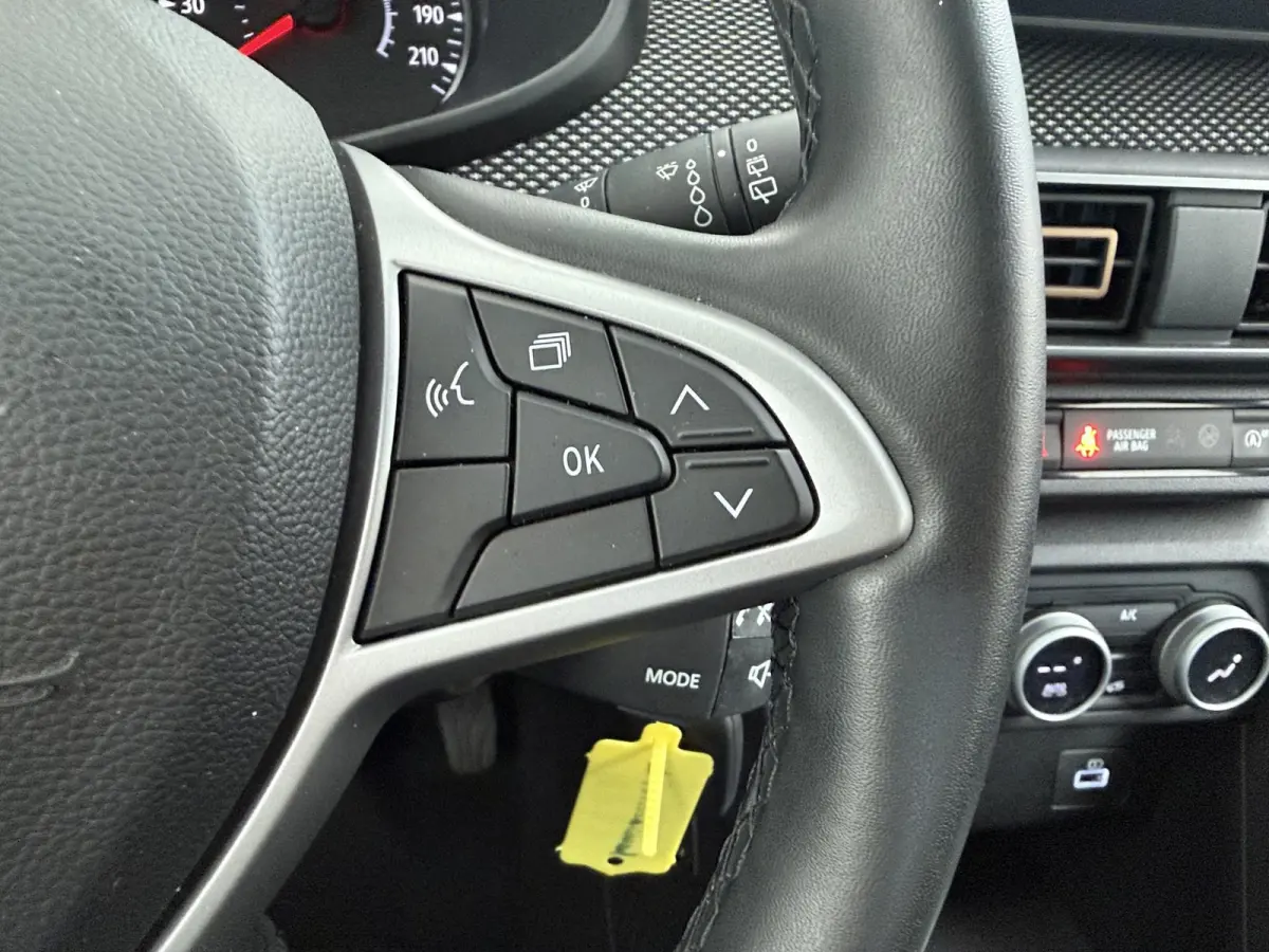 TCe 100 ECO-G Expression | Navigatie | Parkeercamera | Climate Control |