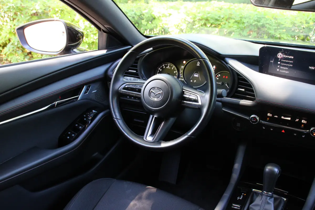 2.0 e-SkyActiv-G M Hybrid 150 Sportive | NL-AUTO! | 1E EIGENAAR! | ADAPTIVE CRUISE | BTW! | CAMERA | STOELVERWARMING | PARK SENS V+A | HEAD UP | DODE HOEK | BOSE AUDIO