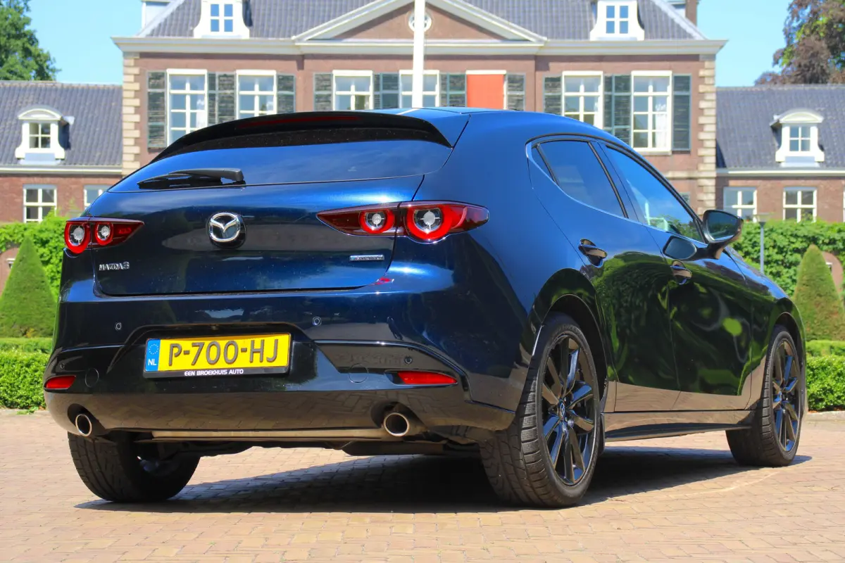 2.0 e-SkyActiv-G M Hybrid 150 Sportive | NL-AUTO! | 1E EIGENAAR! | ADAPTIVE CRUISE | BTW! | CAMERA | STOELVERWARMING | PARK SENS V+A | HEAD UP | DODE HOEK | BOSE AUDIO