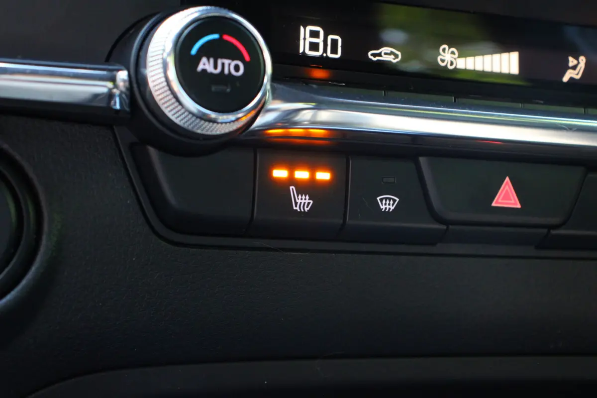 2.0 e-SkyActiv-G M Hybrid 150 Sportive | NL-AUTO! | 1E EIGENAAR! | ADAPTIVE CRUISE | BTW! | CAMERA | STOELVERWARMING | PARK SENS V+A | HEAD UP | DODE HOEK | BOSE AUDIO