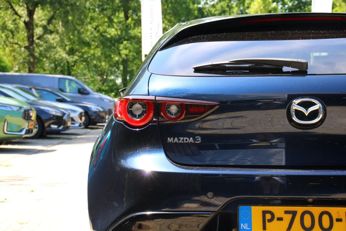 2.0 e-SkyActiv-G M Hybrid 150 Sportive | NL-AUTO! | 1E EIGENAAR! | ADAPTIVE CRUISE | BTW! | CAMERA | STOELVERWARMING | PARK SENS V+A | HEAD UP | DODE HOEK | BOSE AUDIO