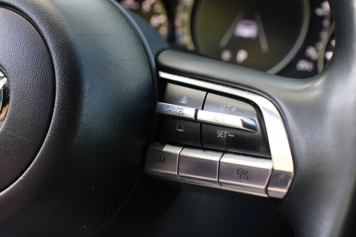 2.0 e-SkyActiv-G M Hybrid 150 Sportive | NL-AUTO! | 1E EIGENAAR! | ADAPTIVE CRUISE | BTW! | CAMERA | STOELVERWARMING | PARK SENS V+A | HEAD UP | DODE HOEK | BOSE AUDIO