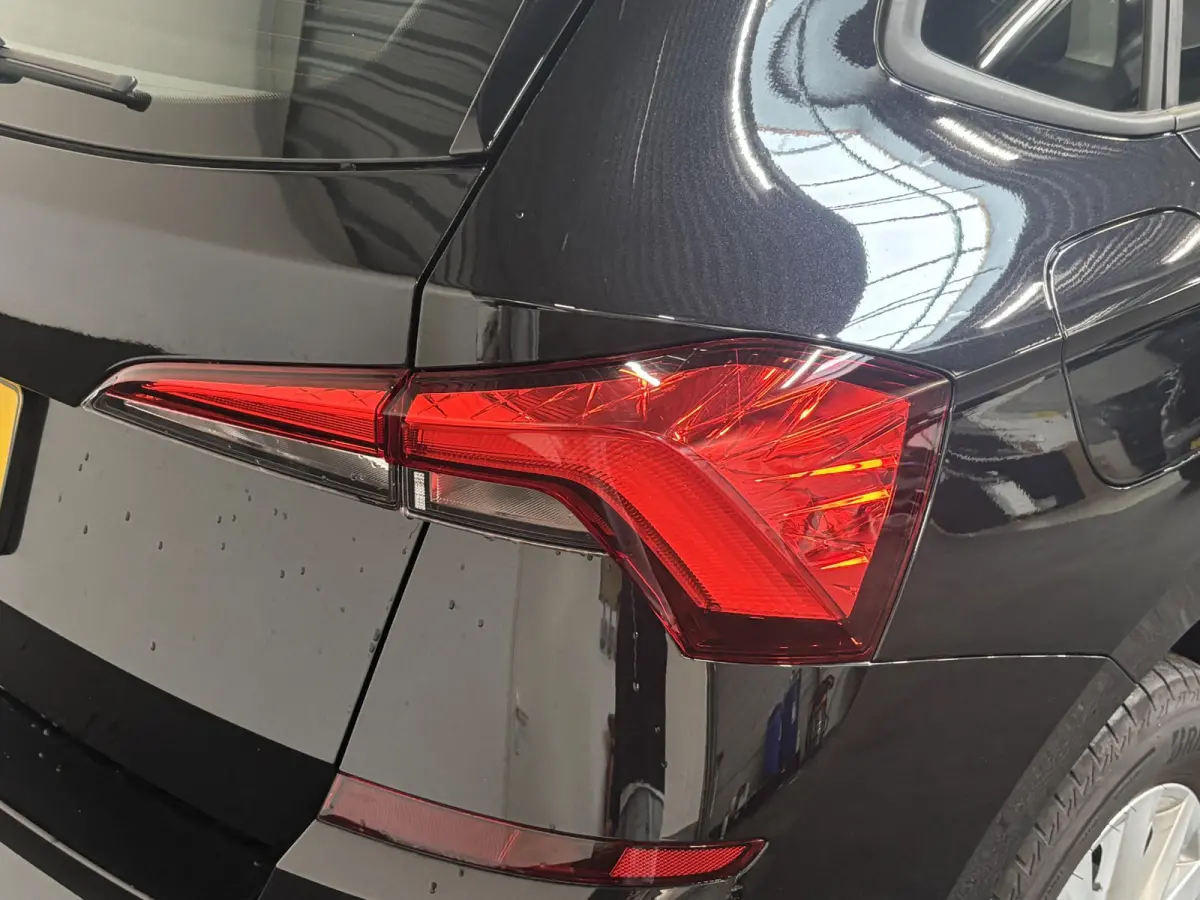 1.0 TSI Business Edition Navigatie Climate control Lichtmetalen velgen