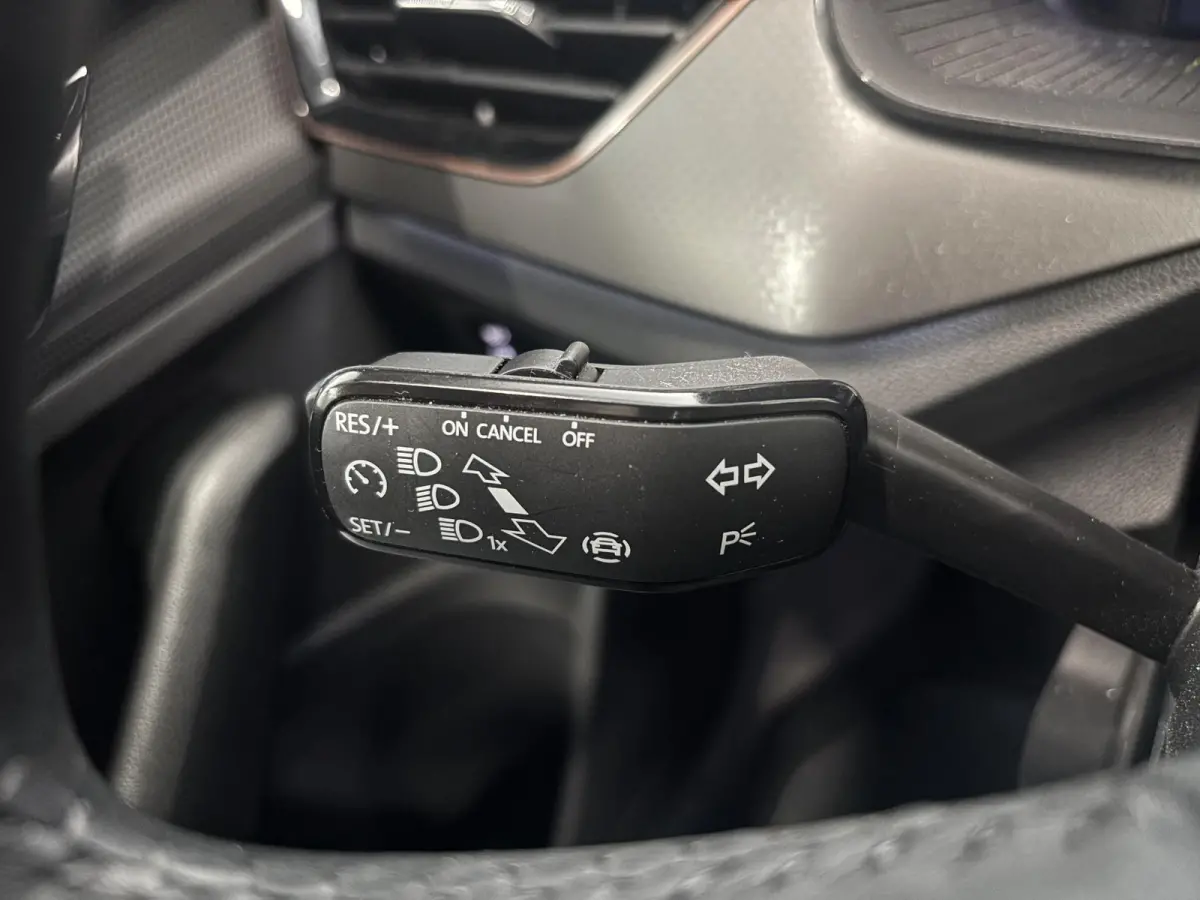 1.0 TSI Business Edition Navigatie Climate control Lichtmetalen velgen
