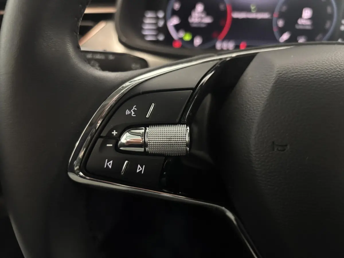 1.0 TSI Business Edition Navigatie Climate control Lichtmetalen velgen