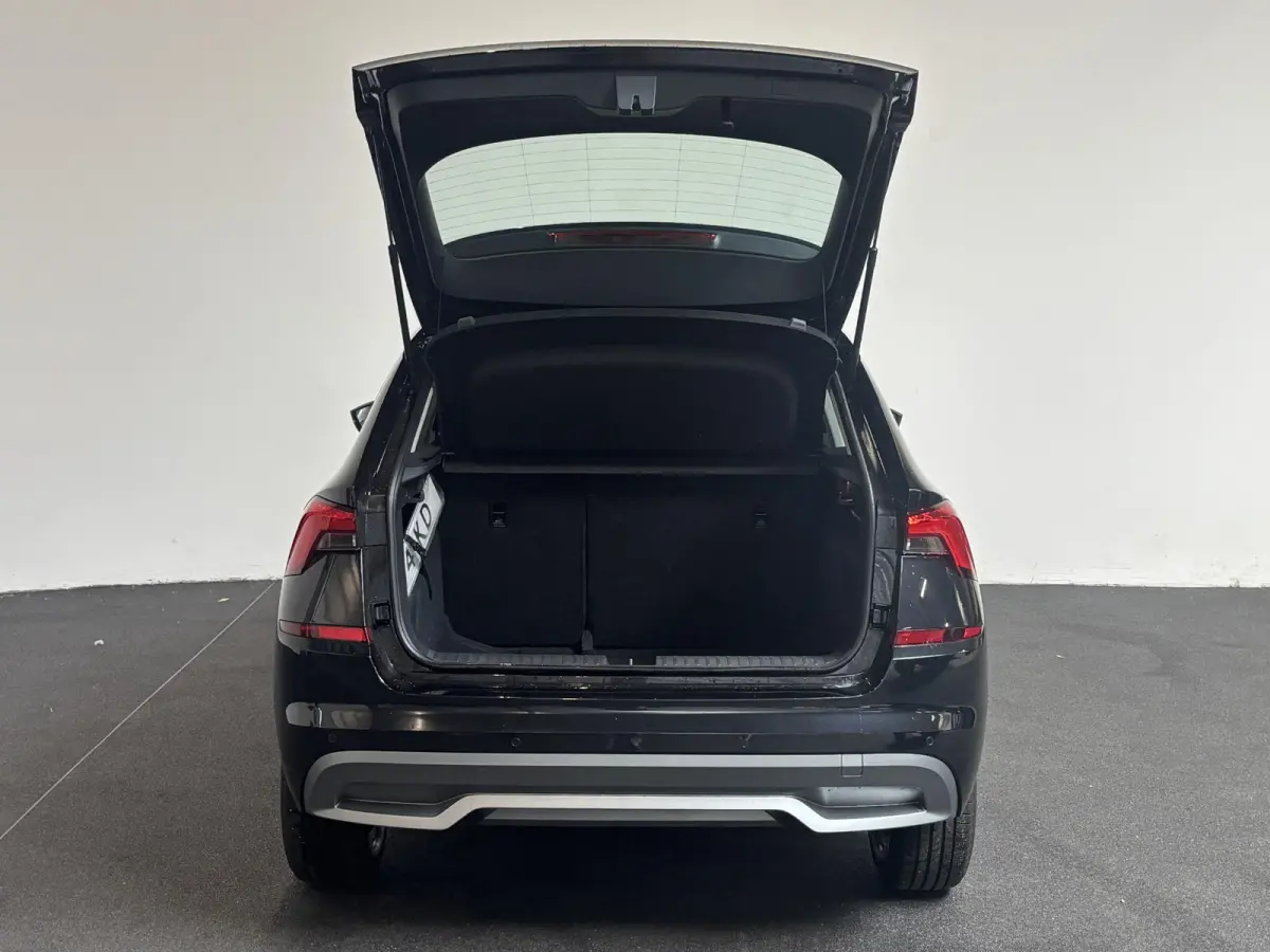 1.0 TSI Business Edition Navigatie Climate control Lichtmetalen velgen