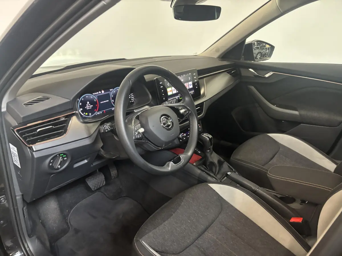 1.0 TSI Business Edition Navigatie Climate control Lichtmetalen velgen