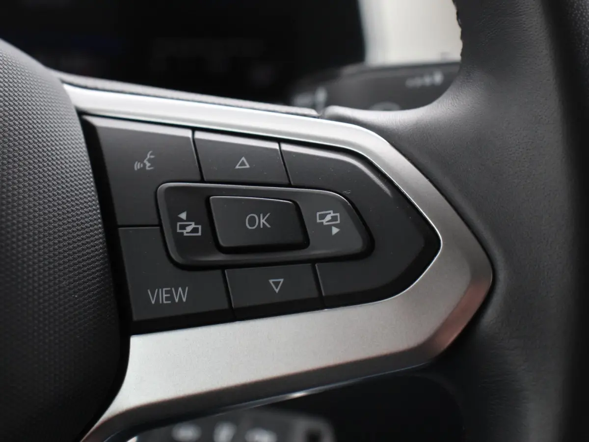 1.0 TSI 110pk Move Navigatie Apple Carpla/Android Auto Digitale Cockpit Climate Control Lichtmetalen velgen Dab