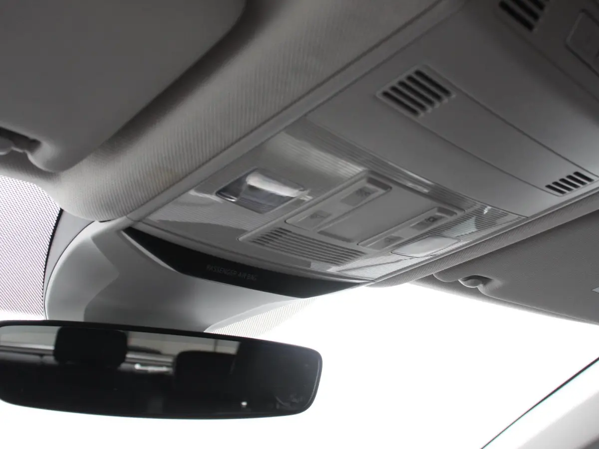 1.0 TSI 110pk Move Navigatie Apple Carpla/Android Auto Digitale Cockpit Climate Control Lichtmetalen velgen Dab