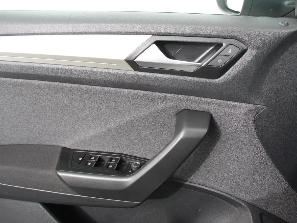 1.0 TSI 110pk Move Navigatie Apple Carpla/Android Auto Digitale Cockpit Climate Control Lichtmetalen velgen Dab