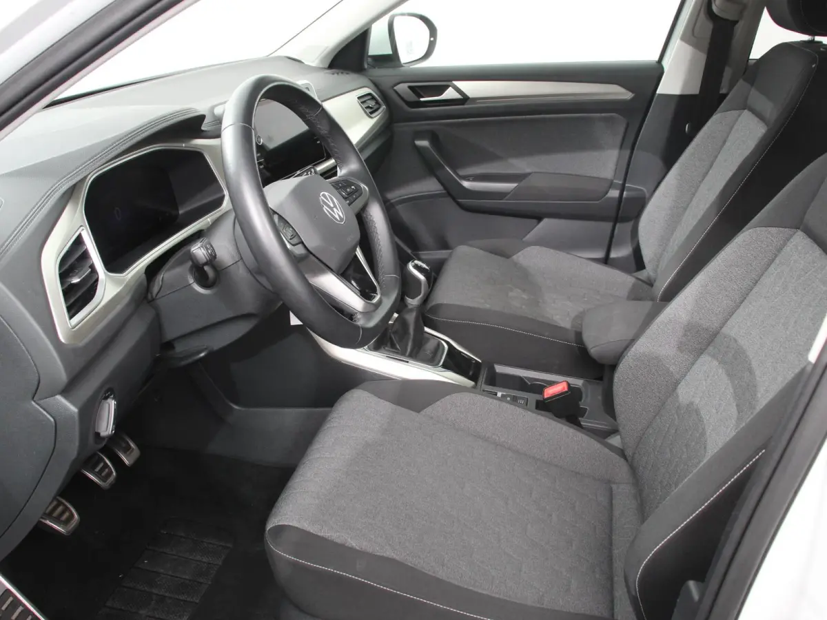 1.0 TSI 110pk Move Navigatie Apple Carpla/Android Auto Digitale Cockpit Climate Control Lichtmetalen velgen Dab