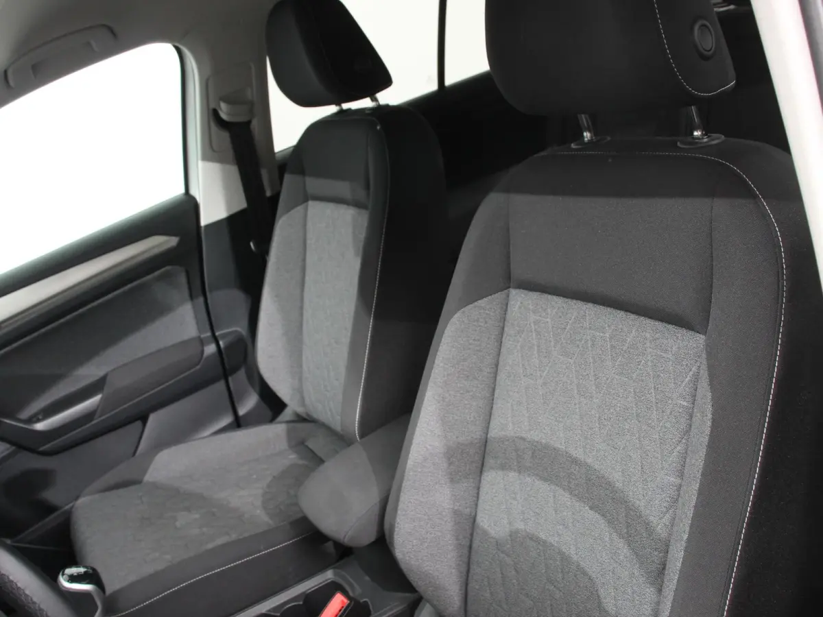 1.0 TSI 110pk Move Navigatie Apple Carpla/Android Auto Digitale Cockpit Climate Control Lichtmetalen velgen Dab