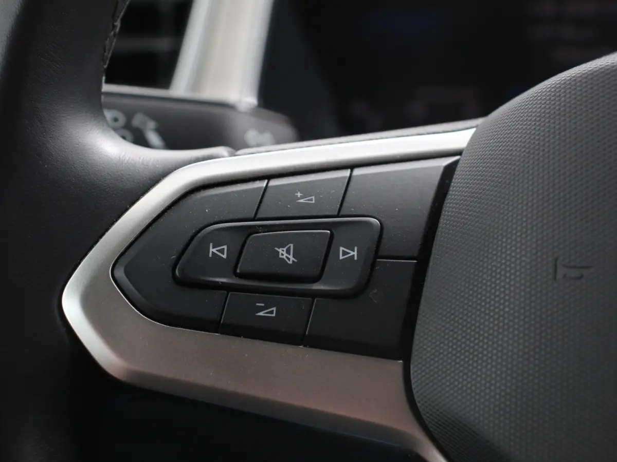 1.0 TSI 110pk Move Navigatie Apple Carpla/Android Auto Digitale Cockpit Climate Control Lichtmetalen velgen Dab
