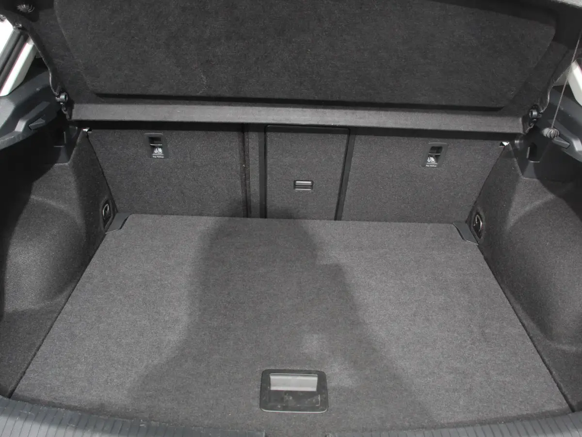 1.0 TSI 110pk Move Navigatie Apple Carpla/Android Auto Digitale Cockpit Climate Control Lichtmetalen velgen Dab