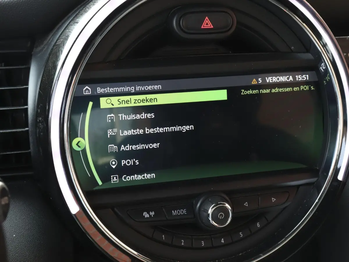 One 1.5 5-DRS Automaat Business Edition Navigatie PDC Cruise Control Airco 17" Lichtmetalen velgen 5-Deurs