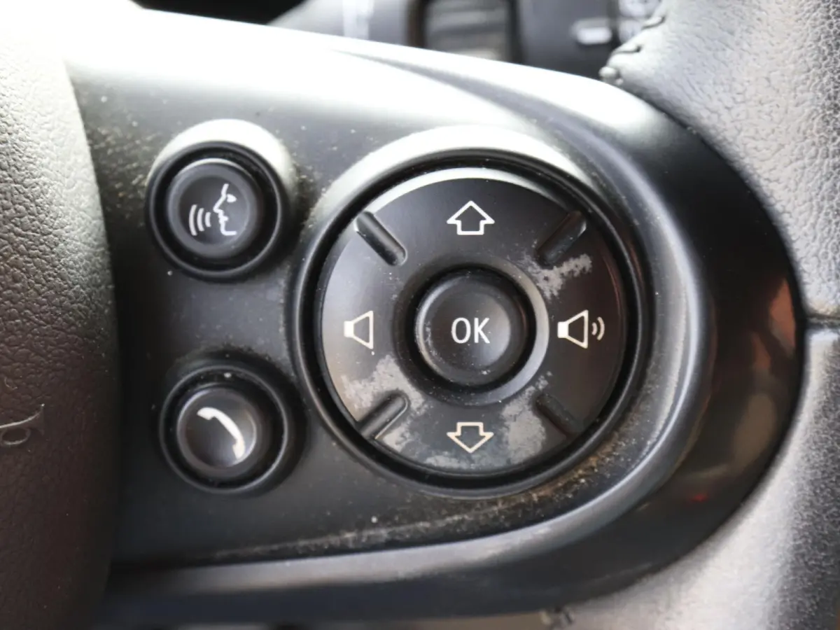 One 1.5 5-DRS Automaat Business Edition Navigatie PDC Cruise Control Airco 17" Lichtmetalen velgen 5-Deurs