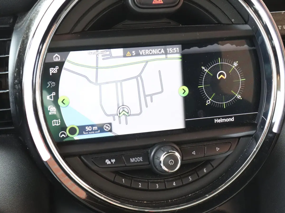 One 1.5 5-DRS Automaat Business Edition Navigatie PDC Cruise Control Airco 17" Lichtmetalen velgen 5-Deurs