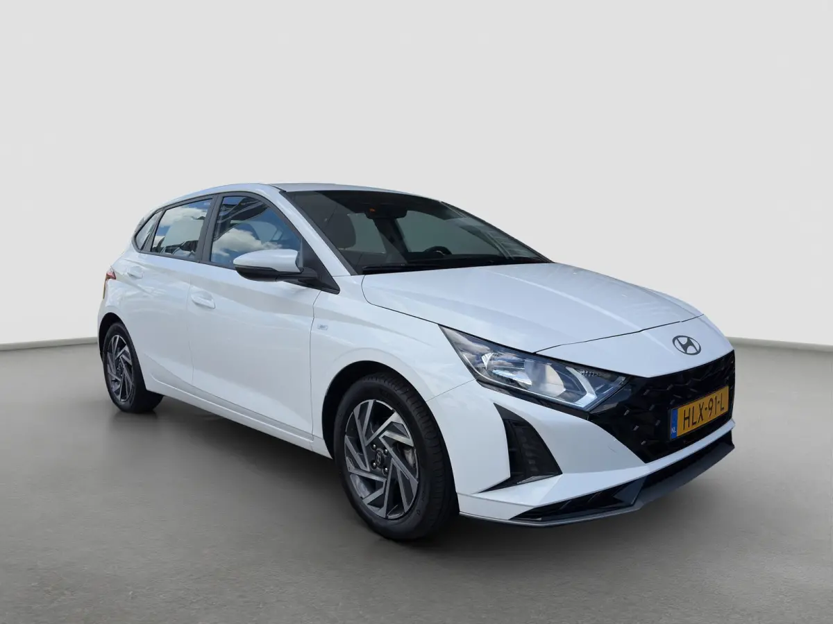 1.0 T-GDI 100pk Comfort | Airco | Camera | Carplay | Cruise control | Dodehoek detectie | Navigatie | Parkeersensoren | Digitaal cockpit | Lichtmetalen velgen