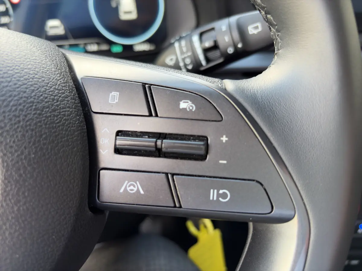 1.0 T-GDI 100pk Comfort | Airco | Camera | Carplay | Cruise control | Dodehoek detectie | Navigatie | Parkeersensoren | Digitaal cockpit | Lichtmetalen velgen