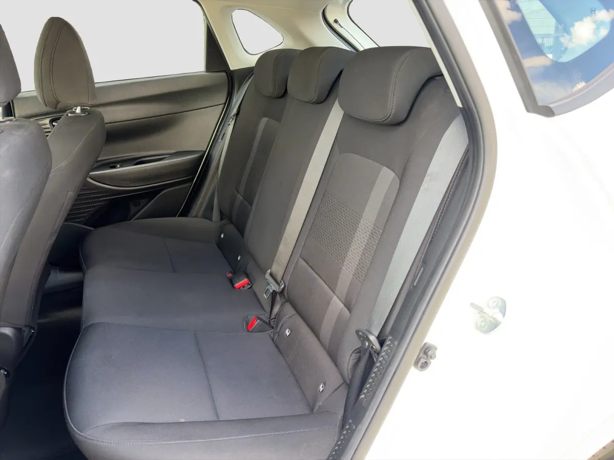 1.0 T-GDI 100pk Comfort | Airco | Camera | Carplay | Cruise control | Dodehoek detectie | Navigatie | Parkeersensoren | Digitaal cockpit | Lichtmetalen velgen