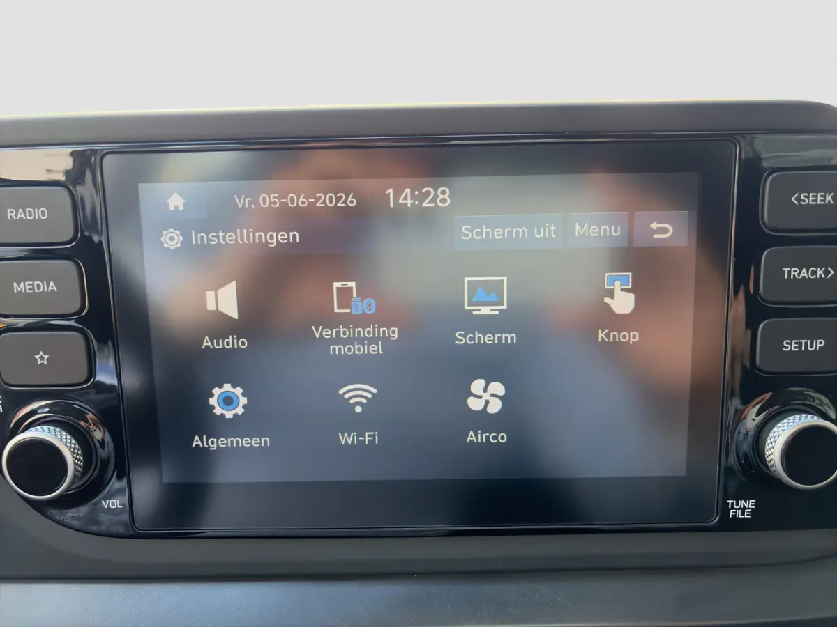 1.0 T-GDI 100pk Comfort | Airco | Camera | Carplay | Cruise control | Dodehoek detectie | Navigatie | Parkeersensoren | Digitaal cockpit | Lichtmetalen velgen