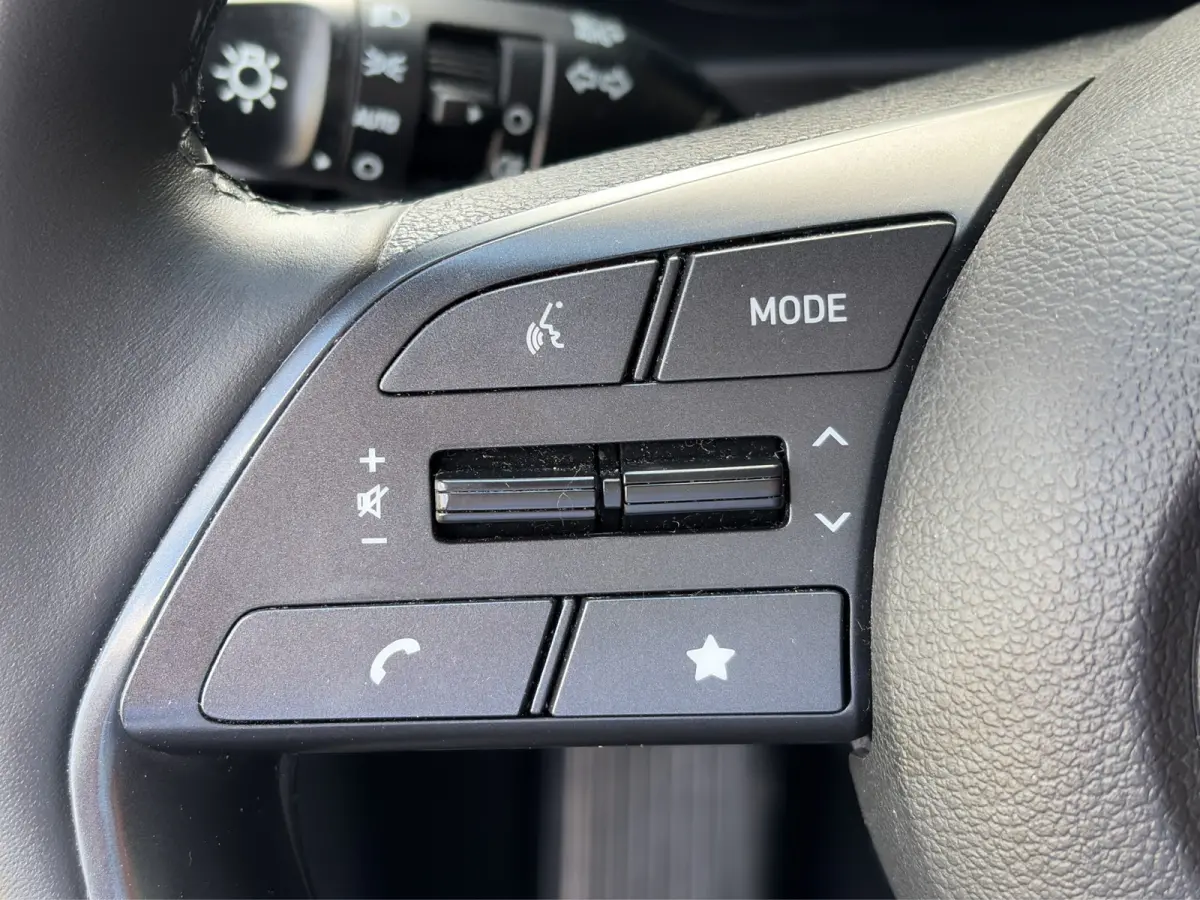 1.0 T-GDI 100pk Comfort | Airco | Camera | Carplay | Cruise control | Dodehoek detectie | Navigatie | Parkeersensoren | Digitaal cockpit | Lichtmetalen velgen