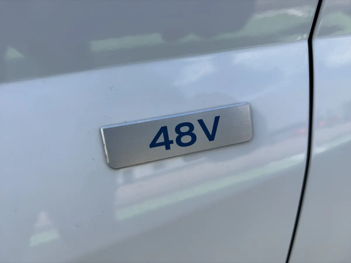 1.0 T-GDI 100pk Comfort | Airco | Camera | Carplay | Cruise control | Dodehoek detectie | Navigatie | Parkeersensoren | Digitaal cockpit | Lichtmetalen velgen