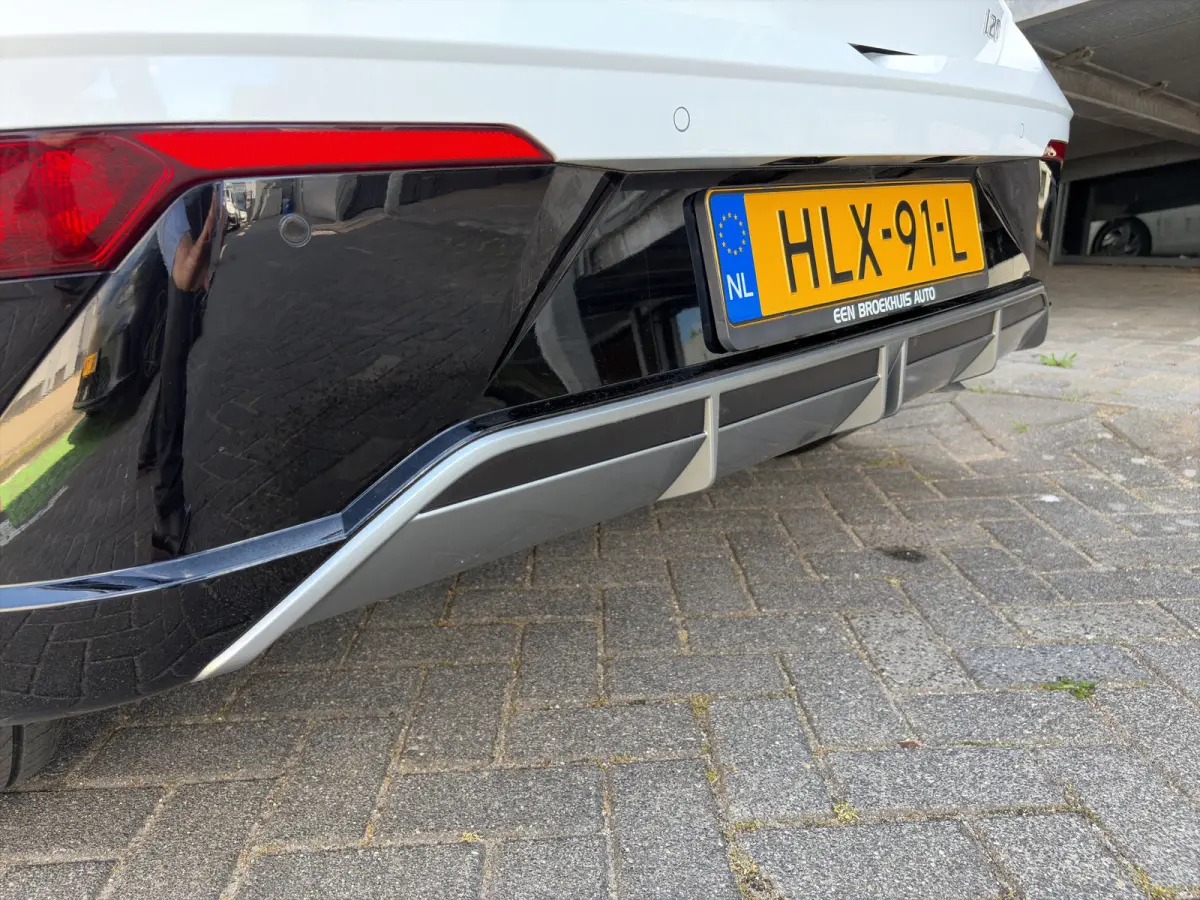 1.0 T-GDI 100pk Comfort | Airco | Camera | Carplay | Cruise control | Dodehoek detectie | Navigatie | Parkeersensoren | Digitaal cockpit | Lichtmetalen velgen