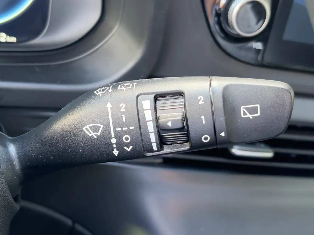 1.0 T-GDI 100pk Comfort | Airco | Camera | Carplay | Cruise control | Dodehoek detectie | Navigatie | Parkeersensoren | Digitaal cockpit | Lichtmetalen velgen