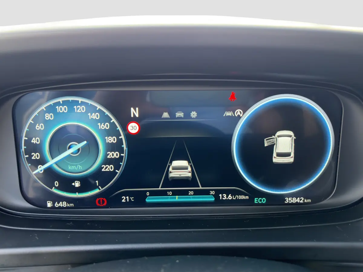 1.0 T-GDI 100pk Comfort | Airco | Camera | Carplay | Cruise control | Dodehoek detectie | Navigatie | Parkeersensoren | Digitaal cockpit | Lichtmetalen velgen