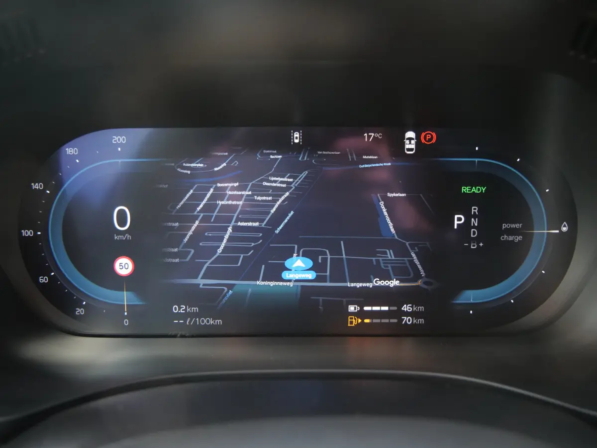 2.0 T6 Plug-in hybrid AWD Plus Dark 350 Pk Automaat Navi / DAB / Apple Carplay / Pano-dak