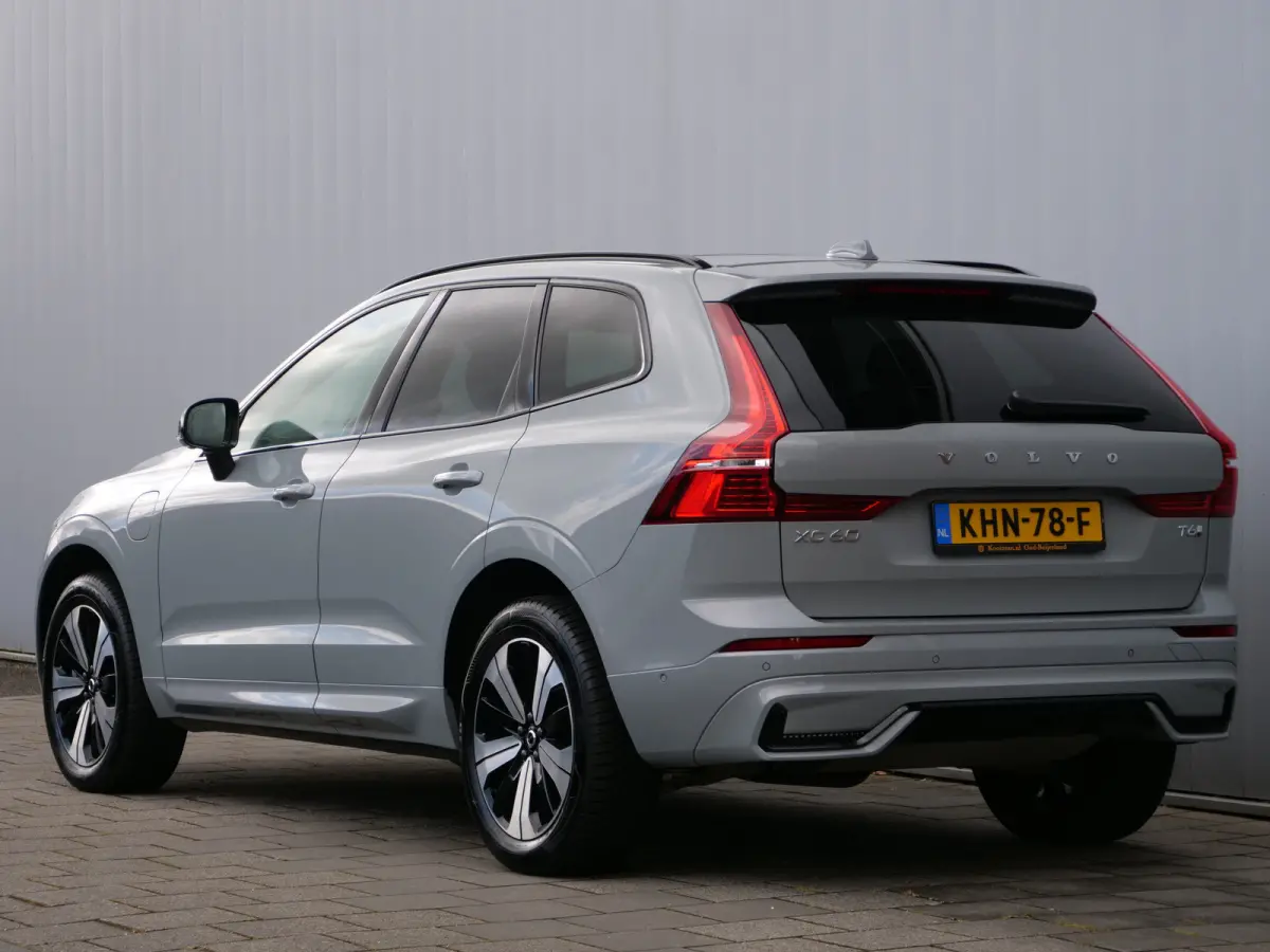 2.0 T6 Plug-in hybrid AWD Plus Dark 350 Pk Automaat Navi / DAB / Apple Carplay / Pano-dak