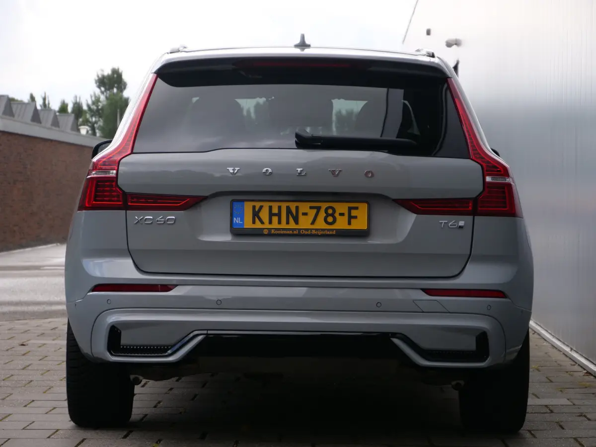 2.0 T6 Plug-in hybrid AWD Plus Dark 350 Pk Automaat Navi / DAB / Apple Carplay / Pano-dak