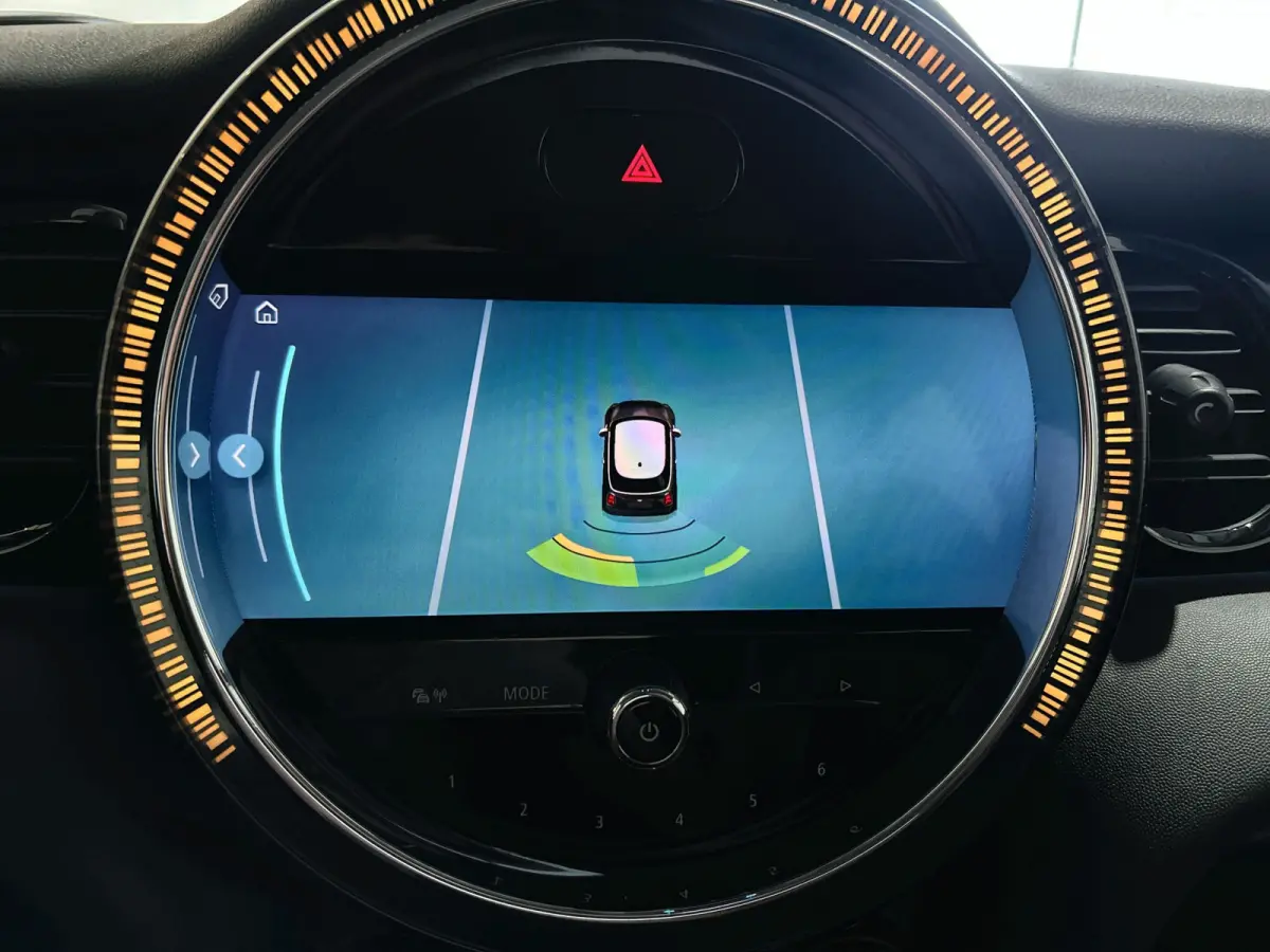 MINI Electric Collection 33 kWh | Tot € 3.000 klantvoordeel* | SOH 93,1 % | Head-up Display | Achteruitrijcamera | Digitaal dashboard
