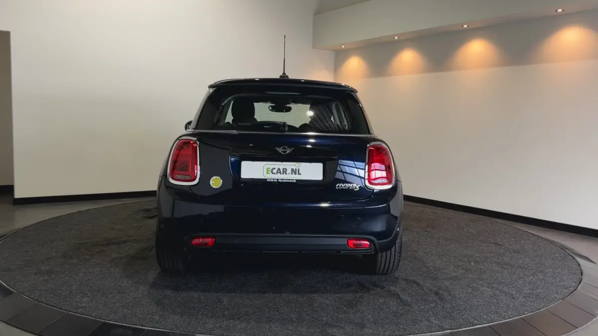MINI Electric Collection 33 kWh | Tot € 3.000 klantvoordeel* | SOH 93,1 % | Head-up Display | Achteruitrijcamera | Digitaal dashboard