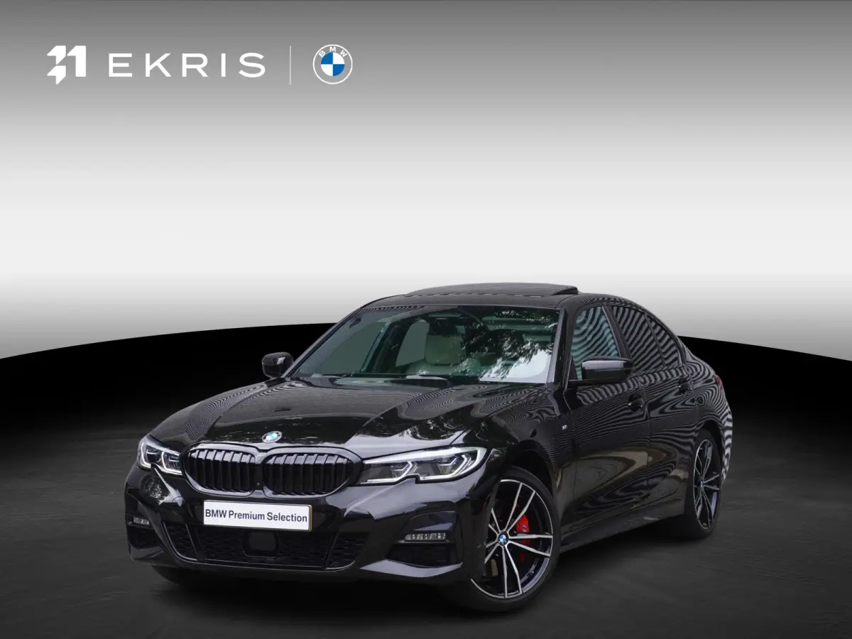 330e | Elektrisch glazen schuif-/kanteldak | Trekhaak met elektrisch wegklapbare kogel | Driving Assistant Professional | Harman Kardon Surround Sound Systeem | BMW Head-Up Display | Parking