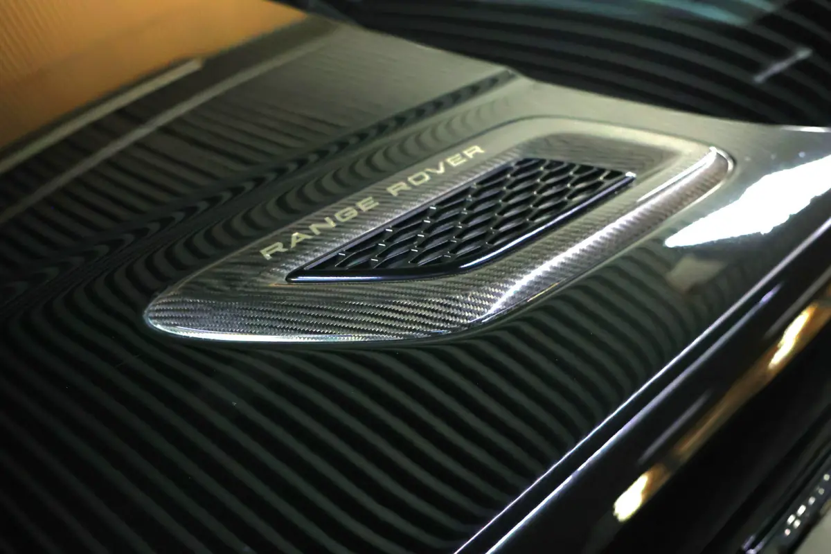 5.0 V8 Supercharged SVR Carbon Edition AVM Full Option!