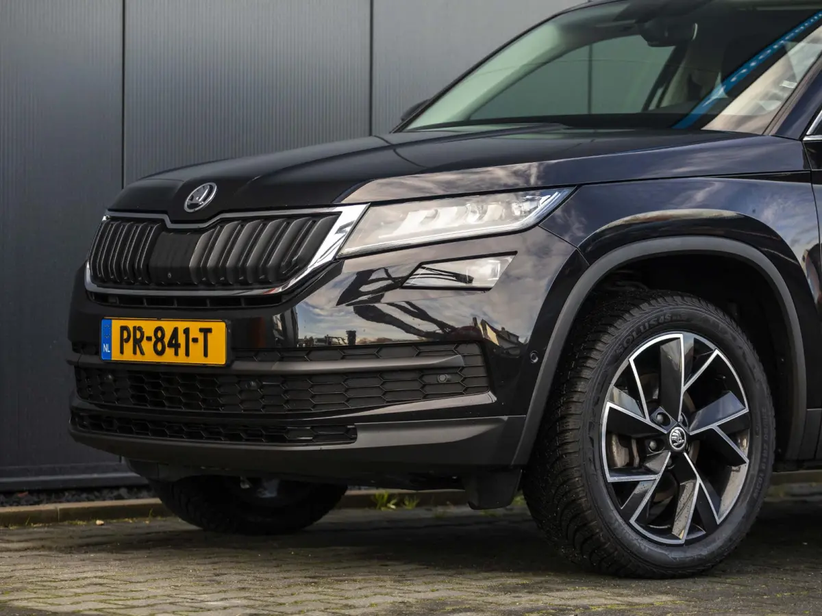 1.4 TSI Style Business 7p. 7 persoons, geheugen en verwarmde stoelen, panoramadak