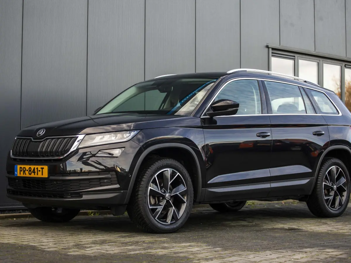 1.4 TSI Style Business 7p. 7 persoons, geheugen en verwarmde stoelen, panoramadak