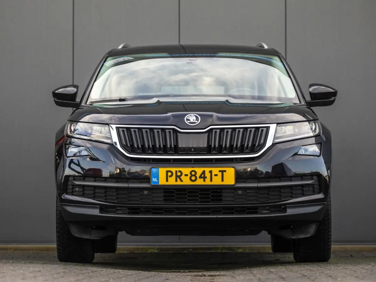 1.4 TSI Style Business 7p. 7 persoons, geheugen en verwarmde stoelen, panoramadak